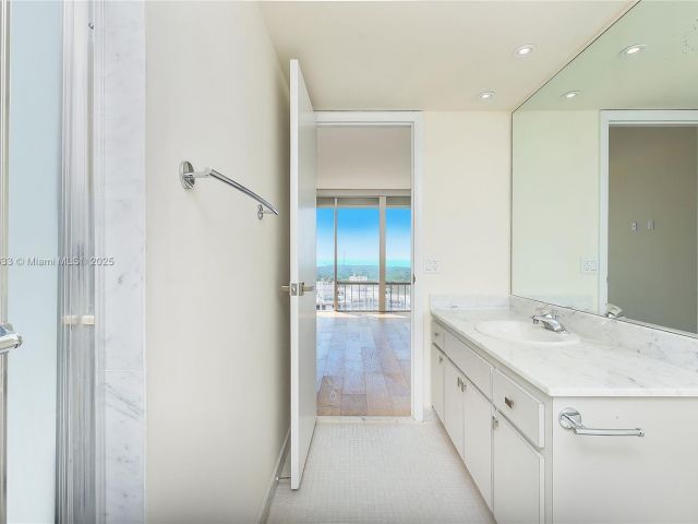 Квартира в аренду номер22A - фото 6120852