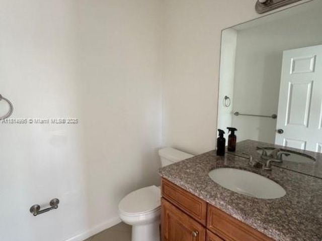 Продажа дома по адресу 1720 NE 35th Ave - фото 6113425