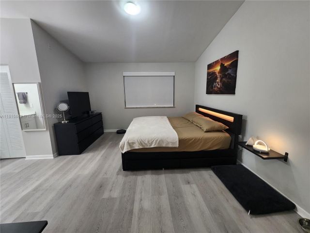 Продажа дома по адресу 10875 NW 8th St - фото 6118348