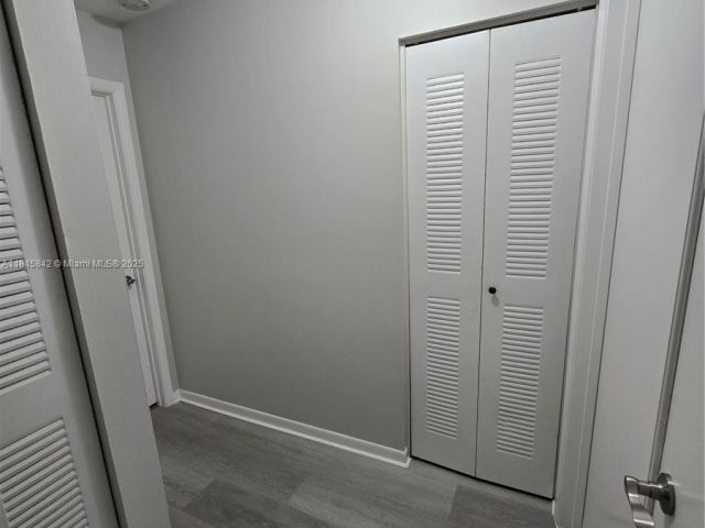 Продажа дома по адресу 10875 NW 8th St - фото 6118350