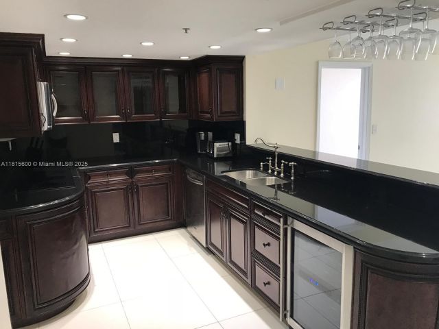 Квартира в аренду номерA-3646 - фото 6121183