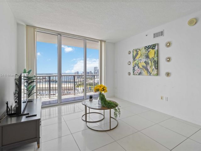 Продажа квартиры #4604 - фото 6124162