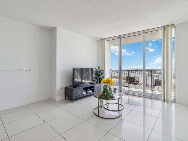 Продажа квартиры #4604 - фото 6124163