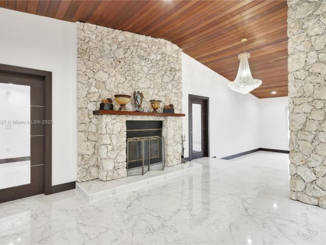 Продажа дома по адресу 2840 SW 128th Ave - фото 6152484