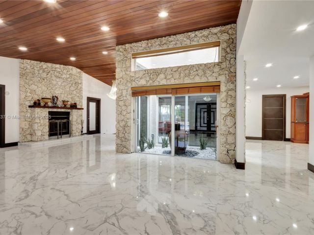 Продажа дома по адресу 2840 SW 128th Ave - фото 6152485