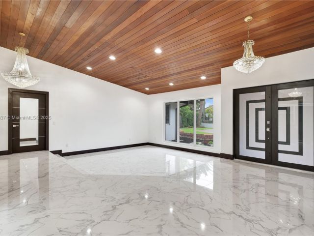 Продажа дома по адресу 2840 SW 128th Ave - фото 6152488