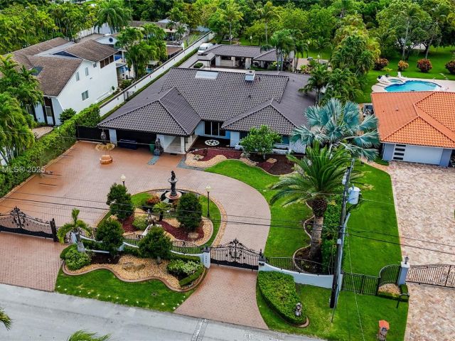 Продажа дома по адресу 2840 SW 128th Ave - фото 6152495