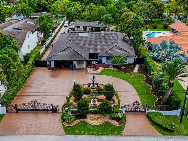 Продажа дома по адресу 2840 SW 128th Ave - фото 6152496