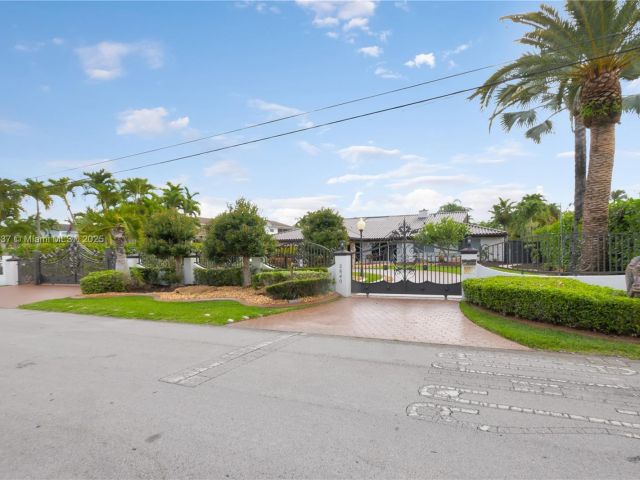 Продажа дома по адресу 2840 SW 128th Ave - фото 6152502