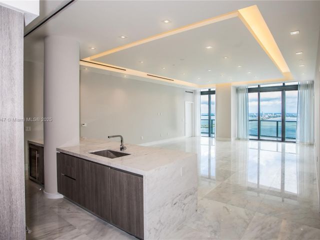 Квартира в аренду номер4203 - фото 6120976