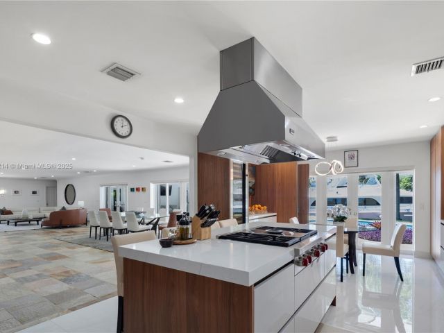 Продажа дома по адресу 435 Marquesa Dr - фото 6119296