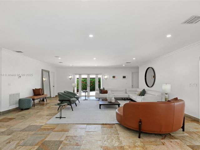 Продажа дома по адресу 435 Marquesa Dr - фото 6119302