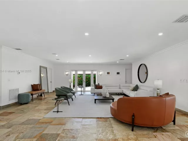 Продажа дома по адресу 435 Marquesa Dr - фото 6119302