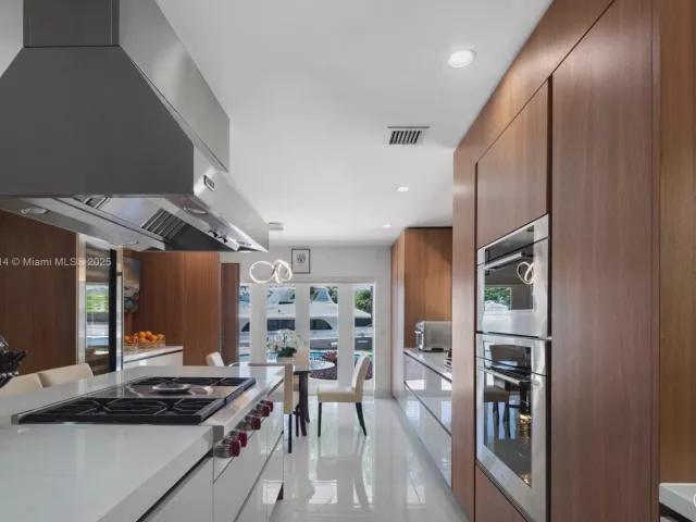 Продажа дома по адресу 435 Marquesa Dr - фото 6119297