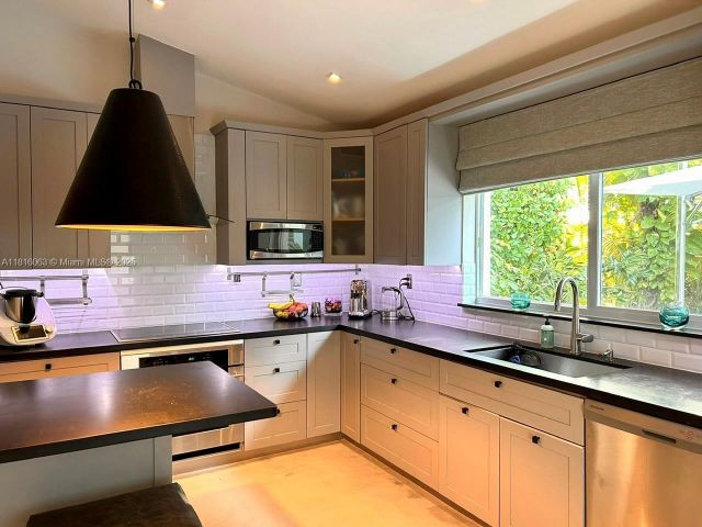 Дом в аренду по адресу 375 Harbor Ct . - фото 6120228