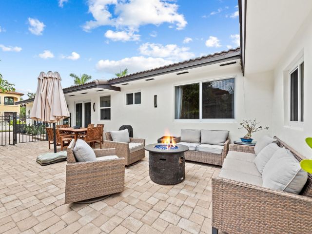 Дом в аренду по адресу 735 Tyler St - фото 6143557