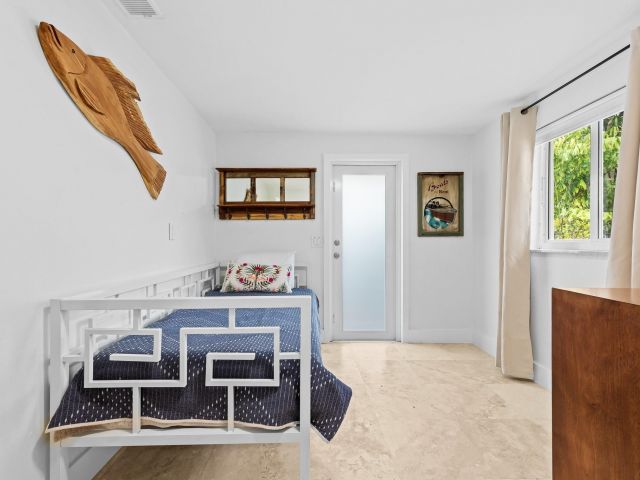 Дом в аренду по адресу 735 Tyler St - фото 6143559