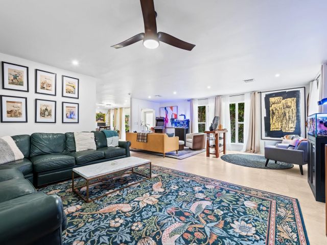 Дом в аренду по адресу 735 Tyler St - фото 6143566