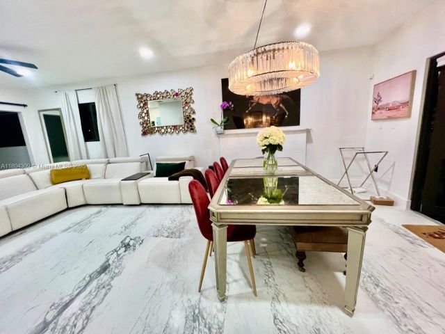 Дом в аренду по адресу 8280 NE 1st Pl - фото 6132810