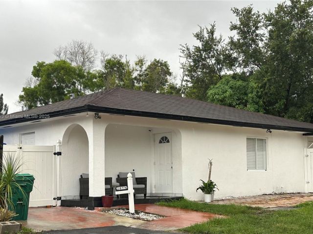 Продажа дома по адресу 20776 NW 41st Ave Rd - фото 6118931