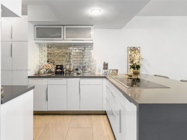 Продажа квартиры #2208 - фото 6121345