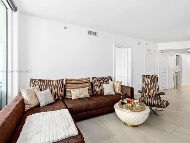 Продажа квартиры #2208 - фото 6121347