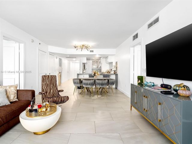 Продажа квартиры #2208 - фото 6121348