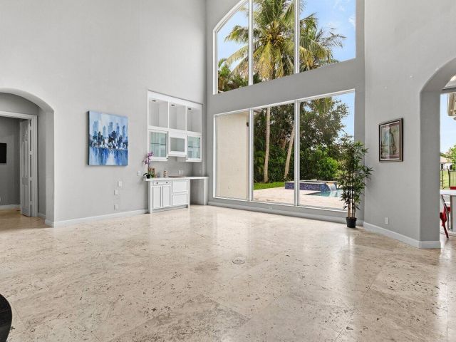 Продажа дома по адресу 16370 Via Fontana - фото 6214348