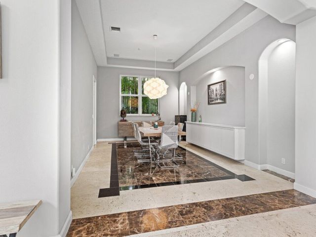 Продажа дома по адресу 16370 Via Fontana - фото 6214350