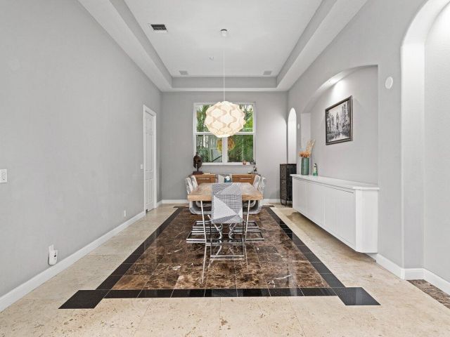 Продажа дома по адресу 16370 Via Fontana - фото 6214351