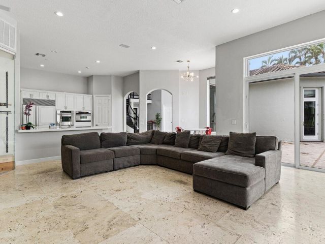 Продажа дома по адресу 16370 Via Fontana - фото 6487453