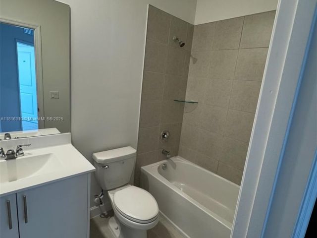 Дом в аренду по адресу 112 SW 184 WAY 112 - фото 6147696