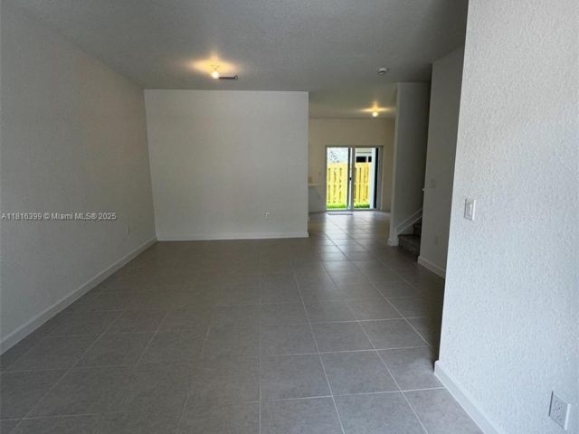 Дом в аренду по адресу 140 SW 184 WAY 140 - фото 6147667