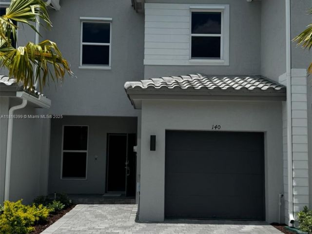 Дом в аренду по адресу 140 SW 184 WAY 140 - фото 6147673