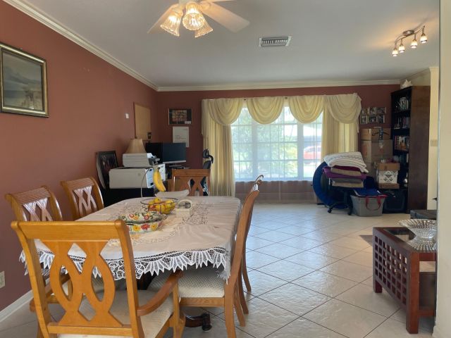 Продажа дома по адресу 3313 Sherwood Boulevard - фото 6137844