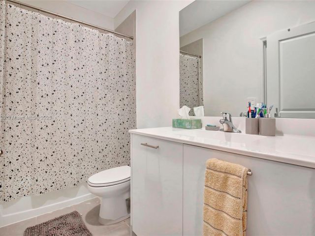 Продажа дома по адресу 12210 NW 24th Pl - фото 6123635