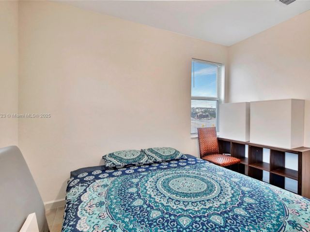 Продажа дома по адресу 12210 NW 24th Pl - фото 6123638