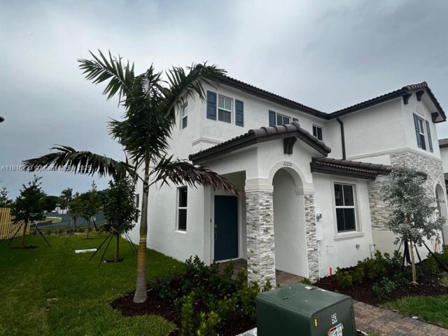 Продажа дома по адресу 12210 NW 24th Pl - фото 6123640