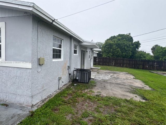 Продажа дома по адресу 2560 NW 206th St - фото 6123876