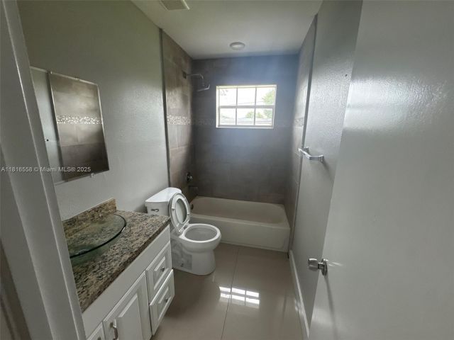 Продажа дома по адресу 2560 NW 206th St - фото 6123878