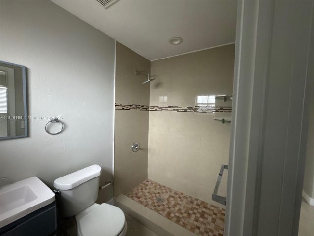 Продажа дома по адресу 2560 NW 206th St - фото 6123883