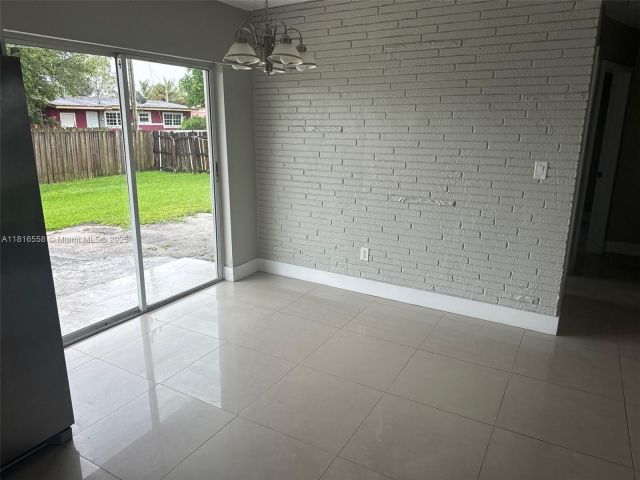 Продажа дома по адресу 2560 NW 206th St - фото 6123886