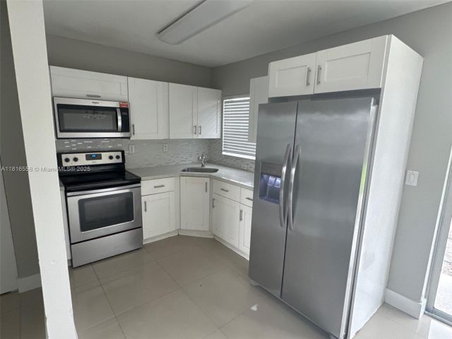 Продажа дома по адресу 2560 NW 206th St - фото 6123890