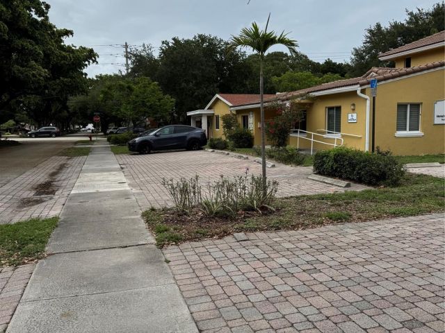 Продажа дома по адресу 1844 SE 1st Ave - фото 6171680