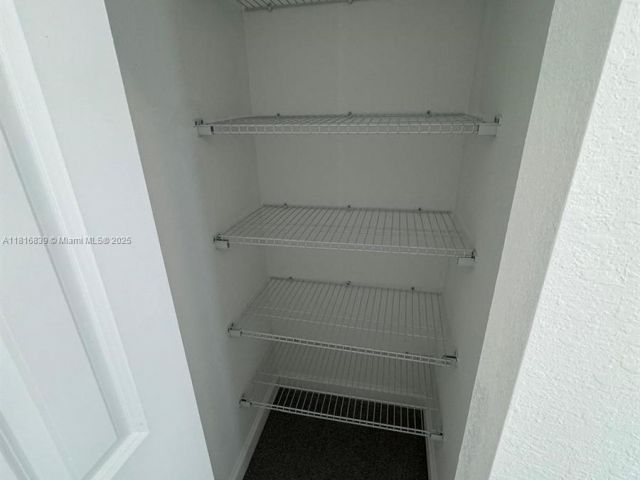 Дом в аренду по адресу 724 SE 13th St Cir . - фото 6124628