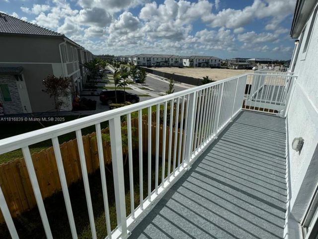 Дом в аренду по адресу 724 SE 13th St Cir . - фото 6124639