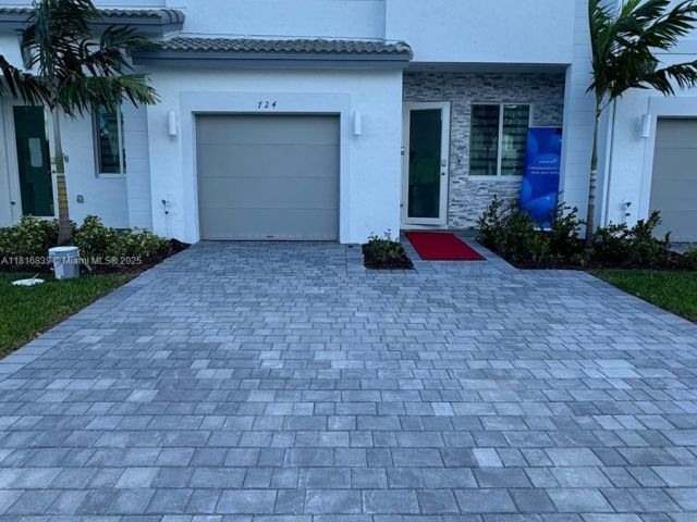 Дом в аренду по адресу 724 SE 13th St Cir . - фото 6124645