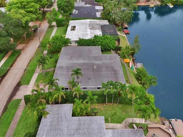 Продажа дома по адресу 2050 NE 196th Ter - фото 6178144