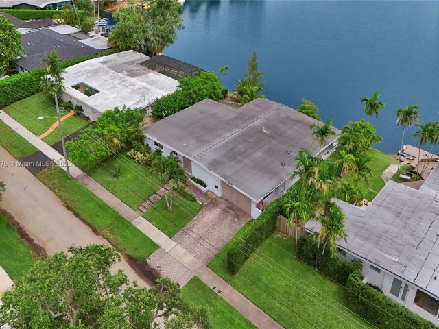 Продажа дома по адресу 2050 NE 196th Ter - фото 6178145