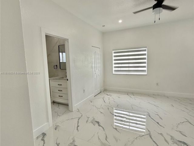 Дом в аренду по адресу 1407 SE 6th St 1 - фото 6124003